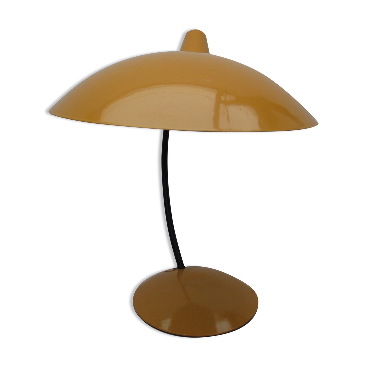 Lampe de table en métal jaune moutarde