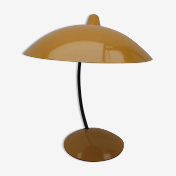 Lampe de table en métal jaune moutarde