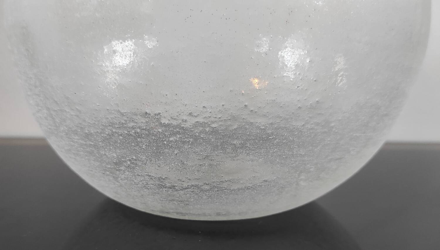 Grande carafe, bouteille vintage en verre soufflé artisanal