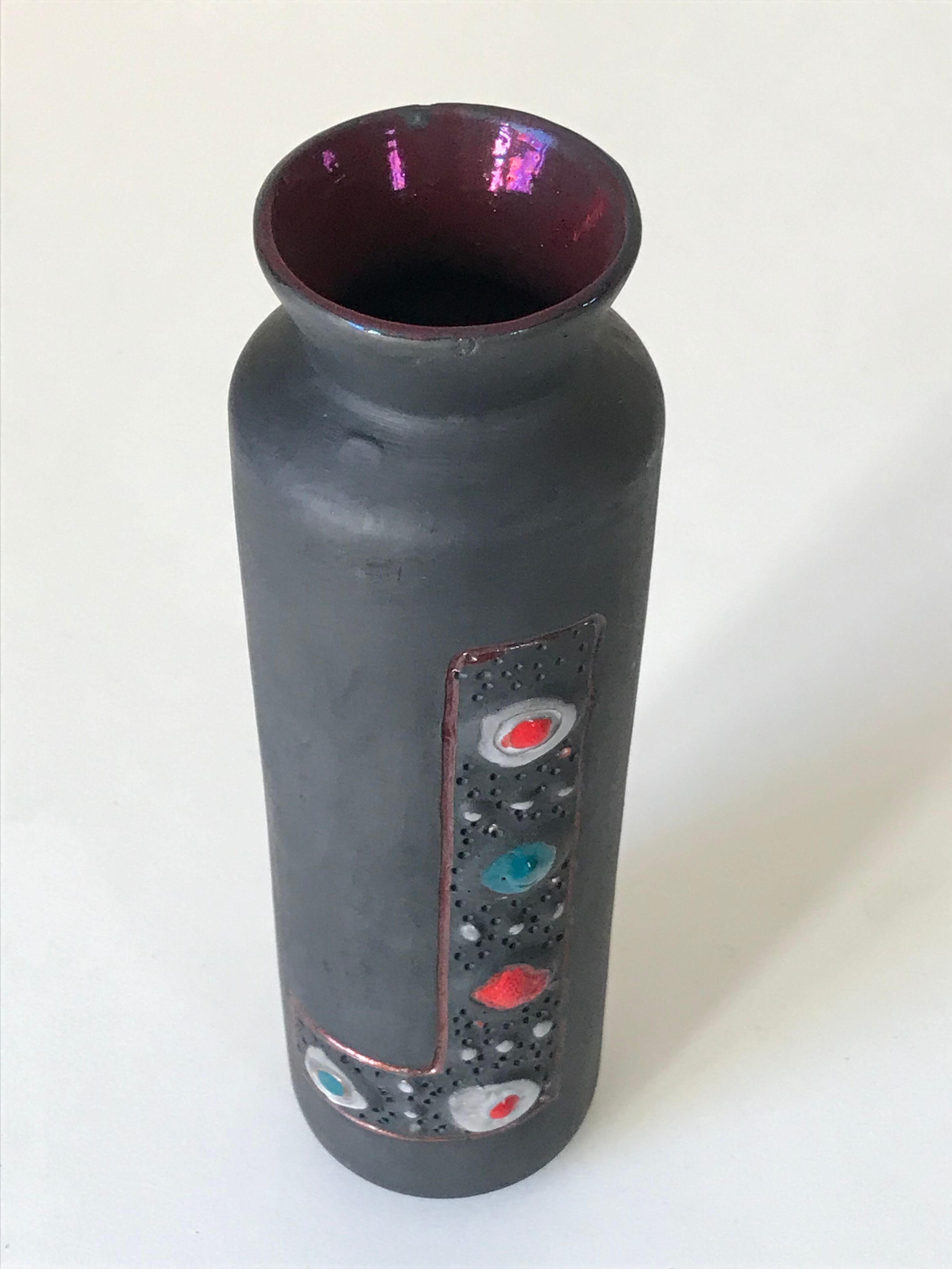 Atypical vase design of the 70 s