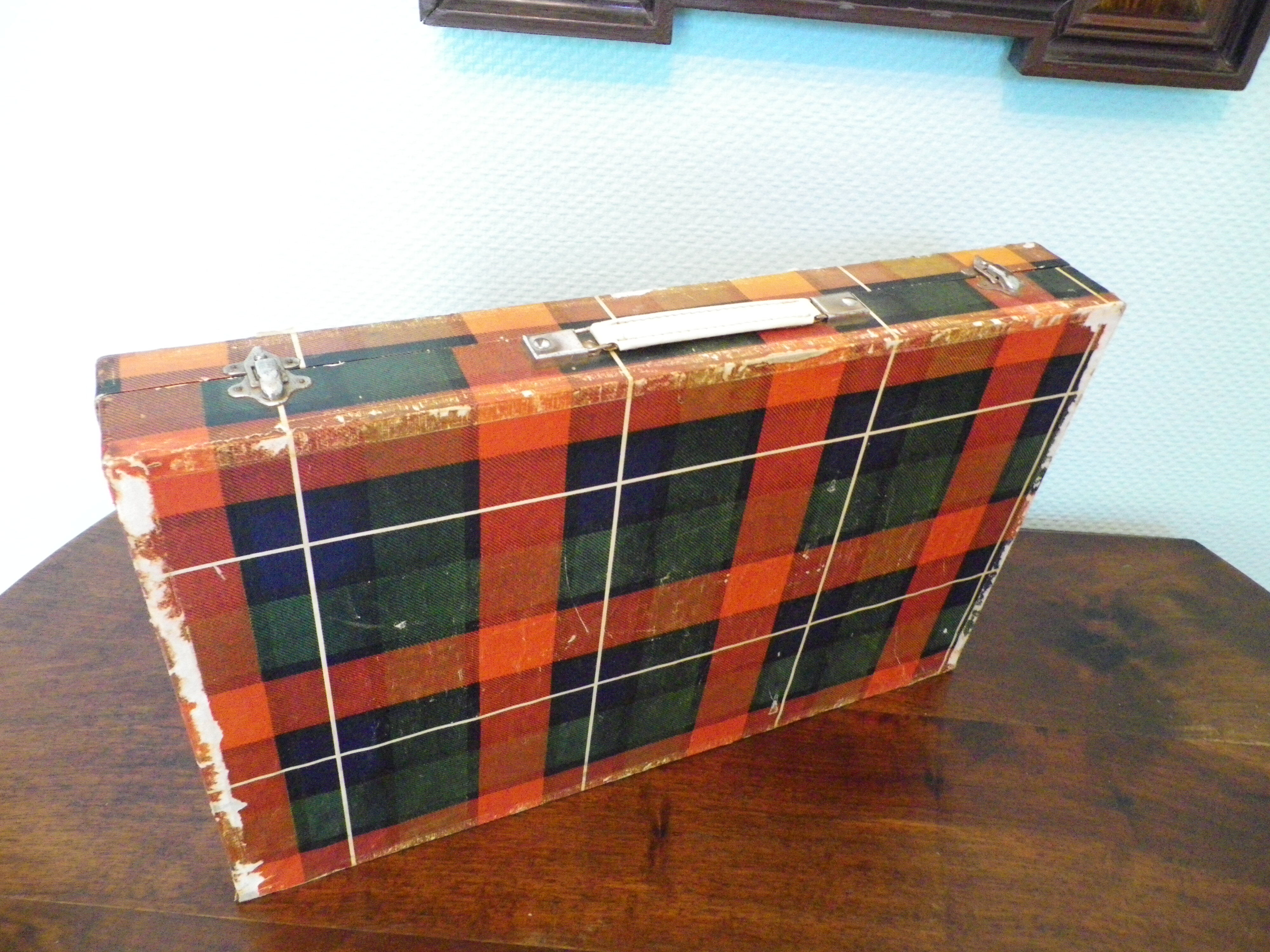 Old suitcase of board games, 7 games, - Rachez Paris -