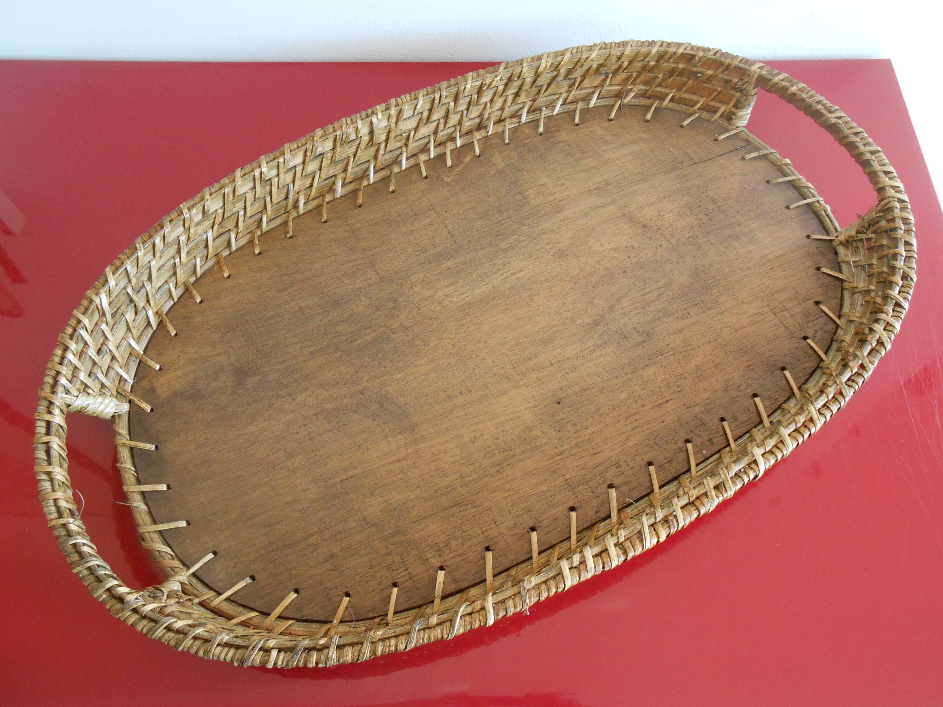 Plateau en bois et rotin