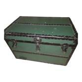Wooden trunk trunk