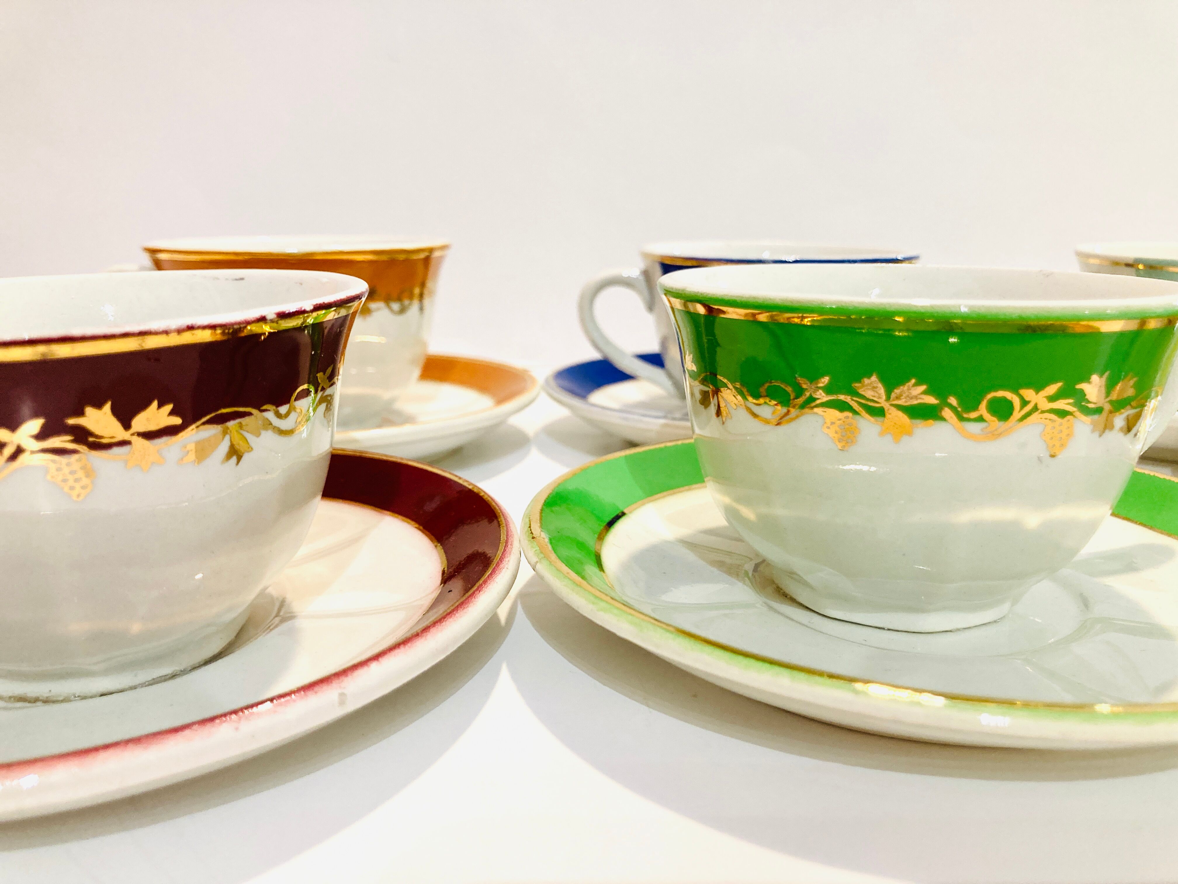 Set of 6 multicolor cups from the 50