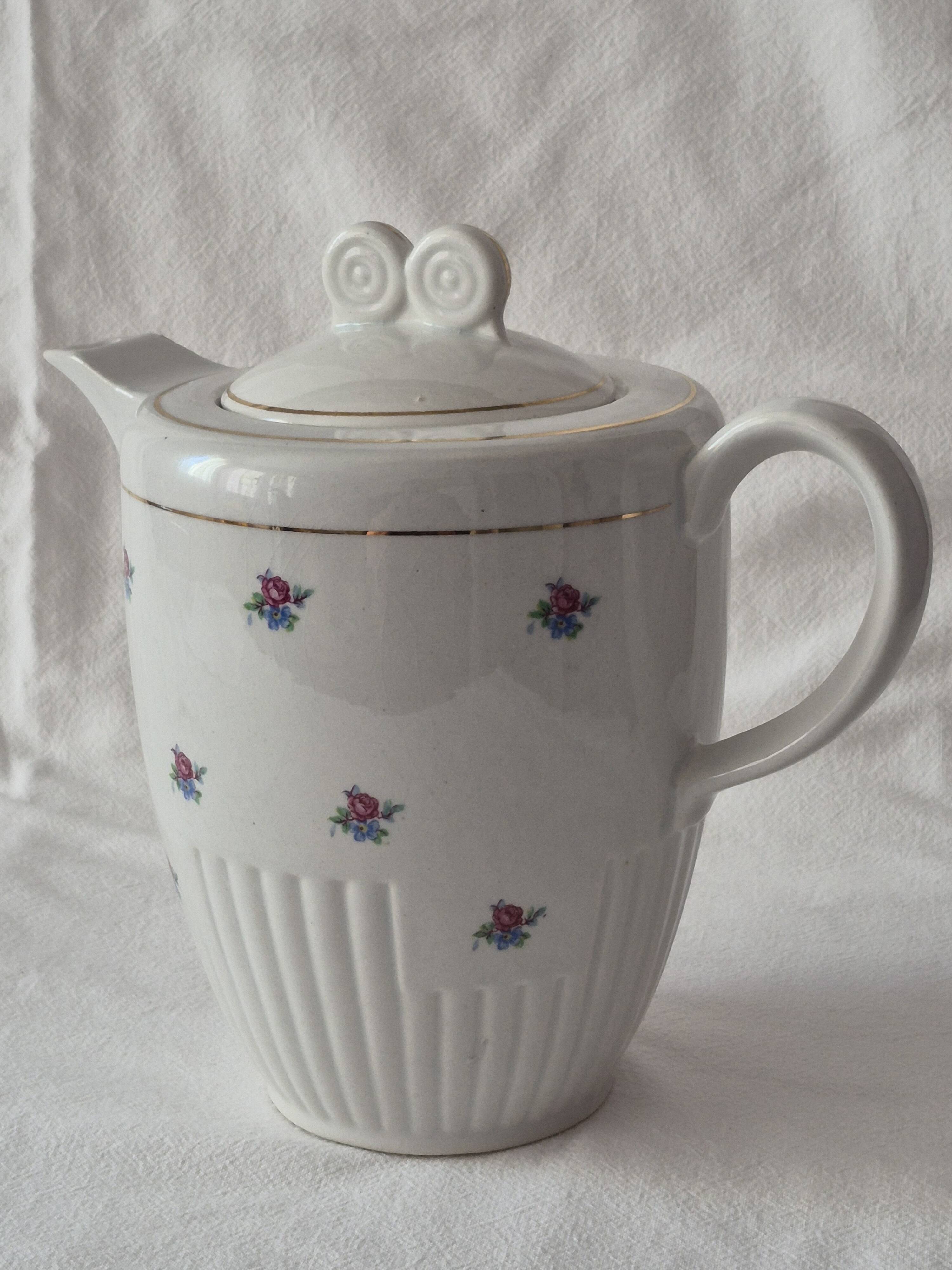 Coffee pot half-porcelain Lunéville Keller and Guerin A585