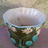 Old-pot cover in dabbling