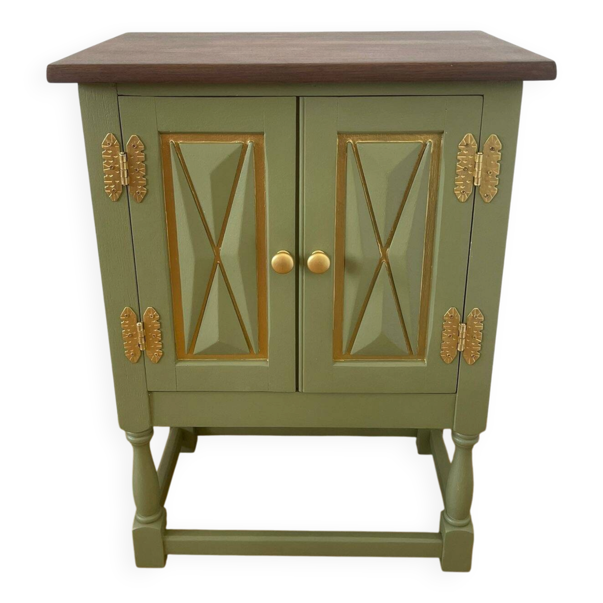 Small renovated vintage piece - chic country style