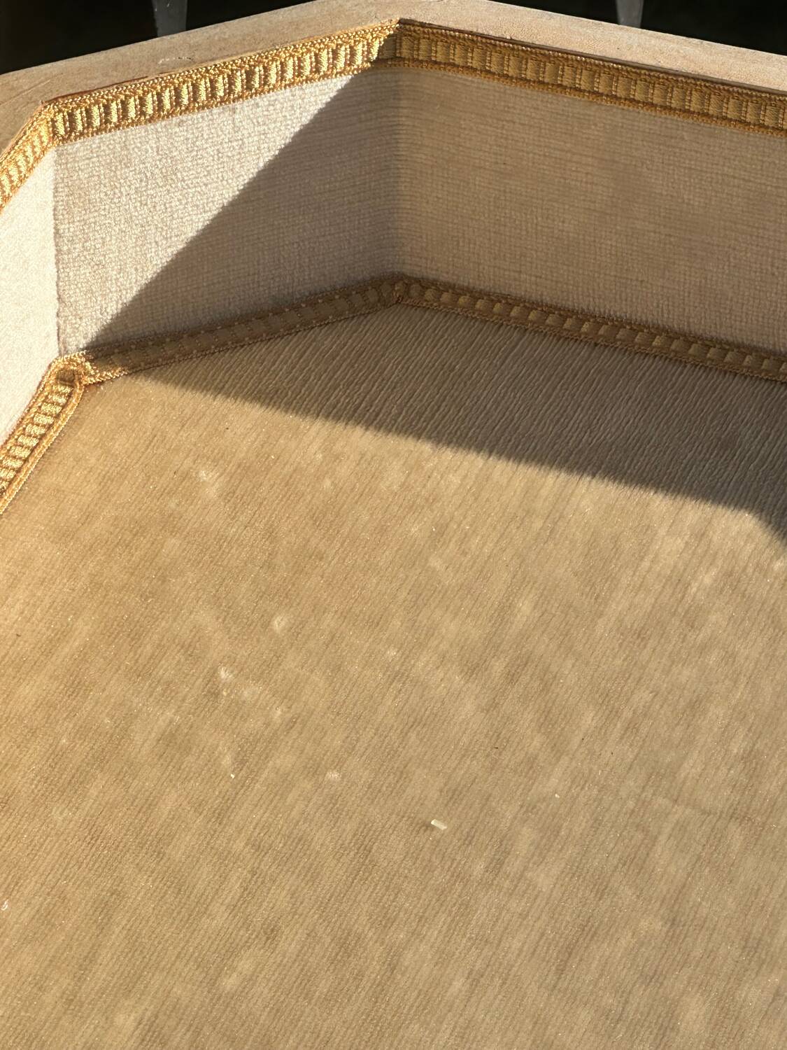 Coffee table/display cabinet in painted polychrome wood.