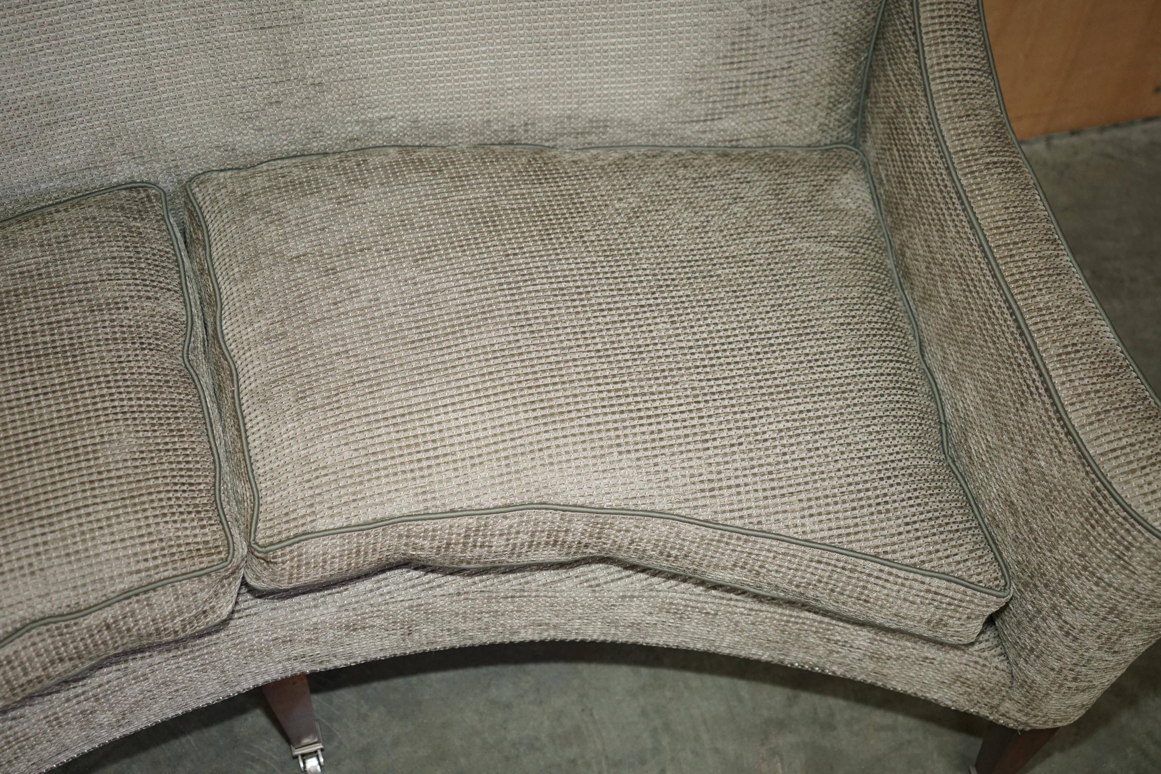 William Yeowood Curved 2-Seater Sofa in Velvet and Linen