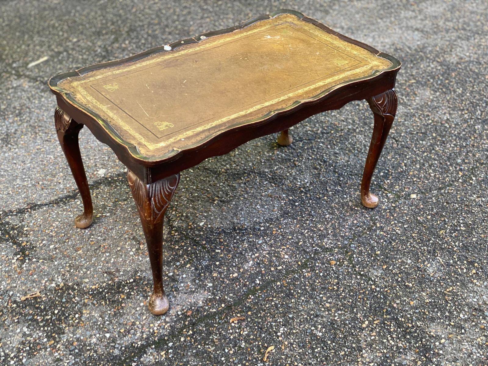 English Chippendale coffee table in solid wood and leather