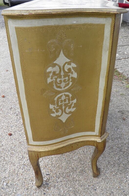 Commode en bois peint style renaissance italienne