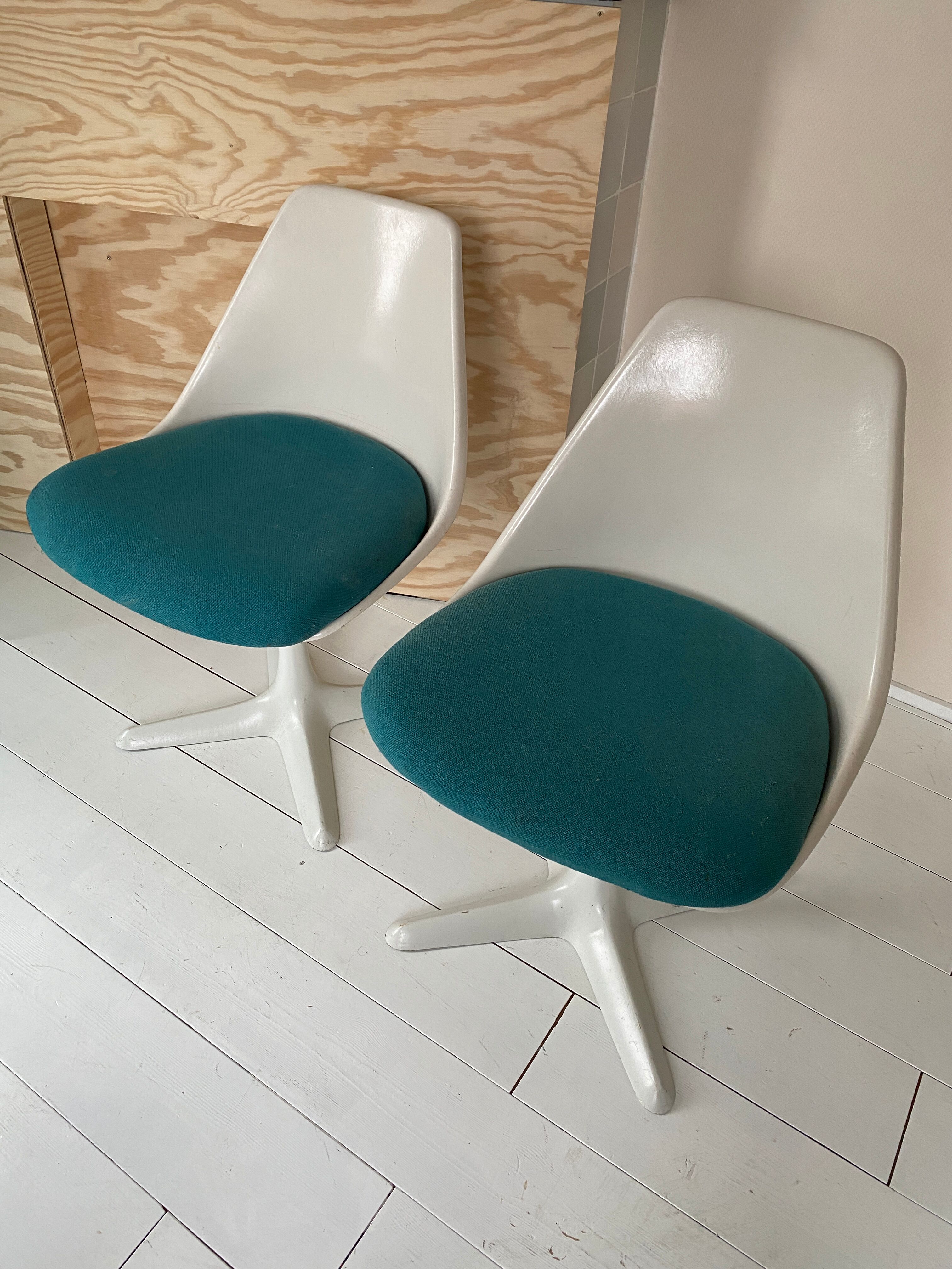 Set of 2 vintage arkana maurice burke tulip chairs