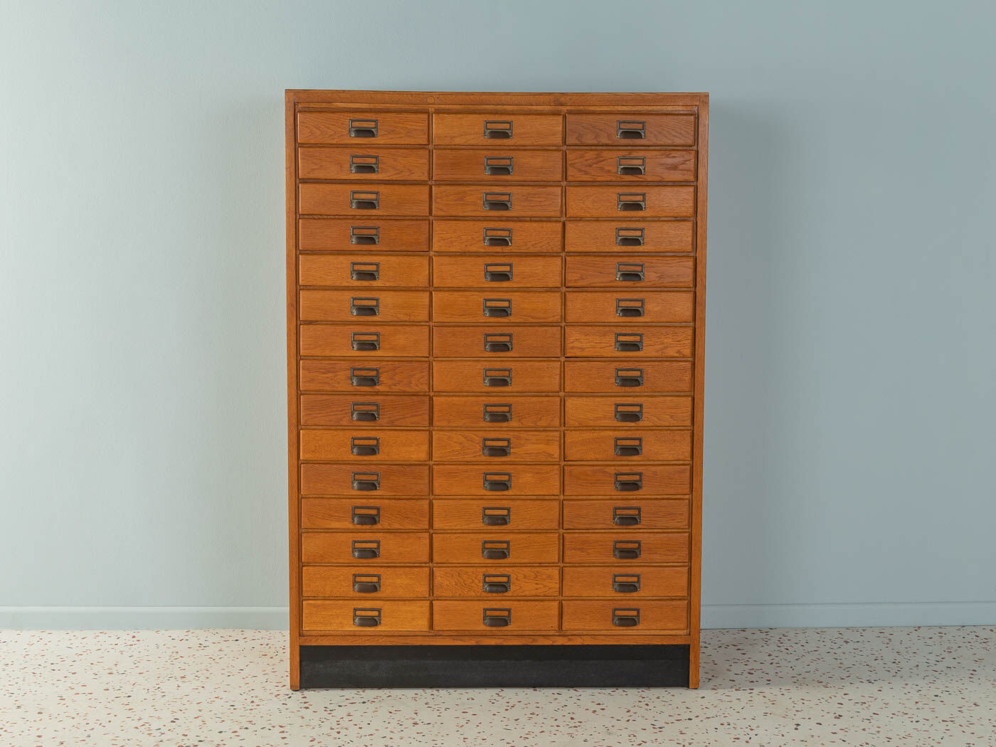 GORGEOUS DRAWER CABINET