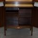 Cabinet à boissons flammé en acajou et satin style Sheraton Revival