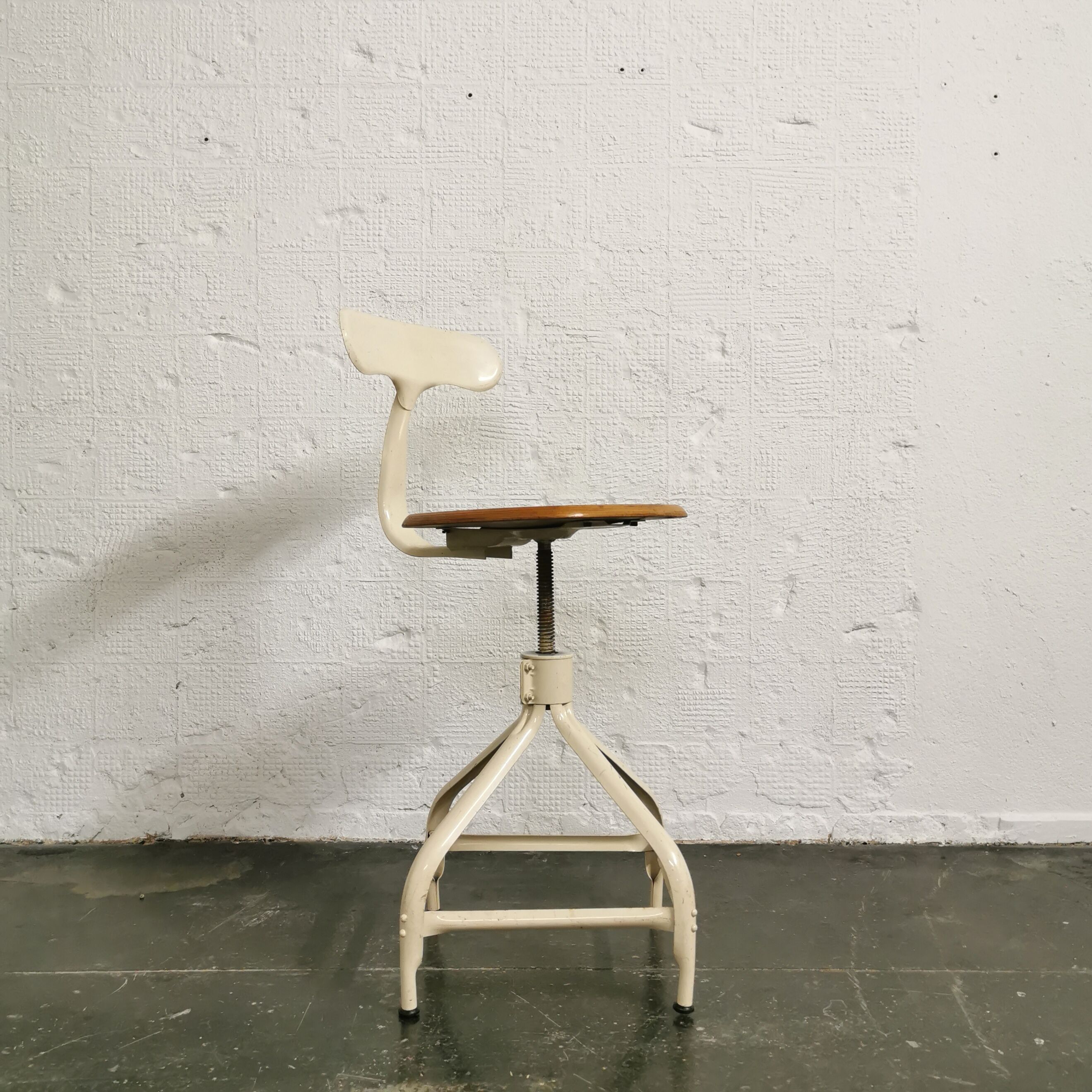 Wooden sitting workshop chair, Nicolle, 1960