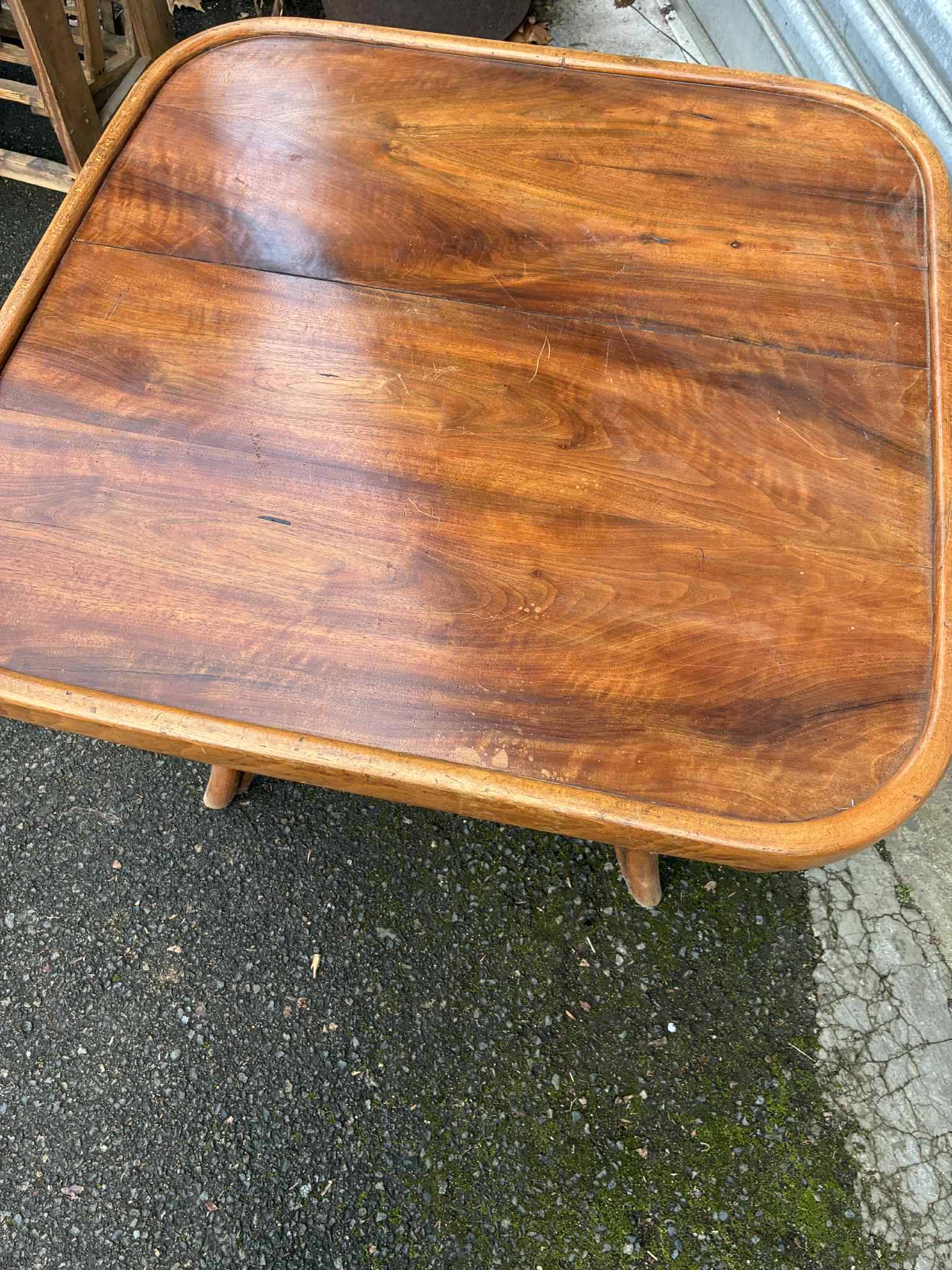 Side table/coffee table