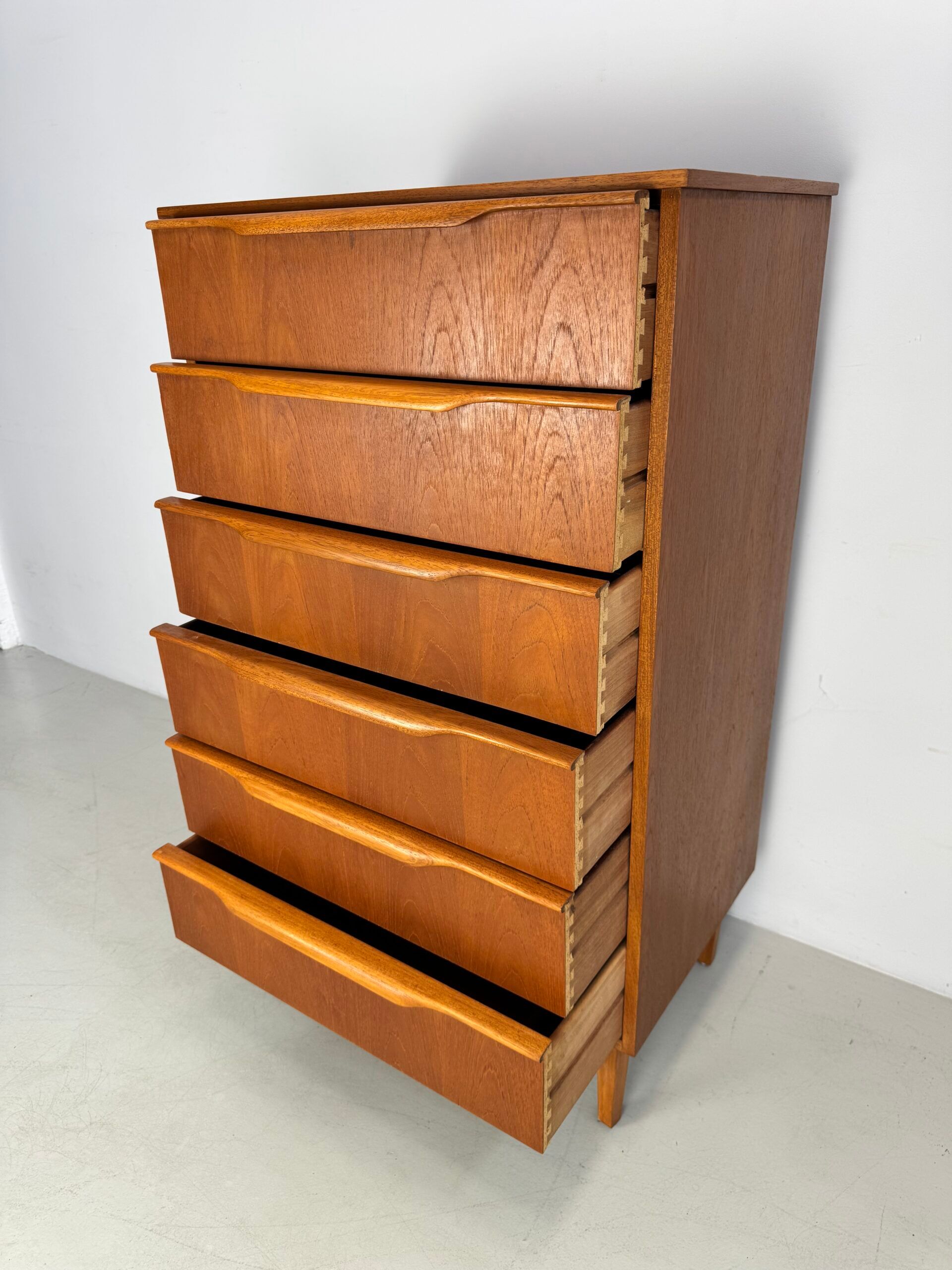 Commode vintage Austinsuite.