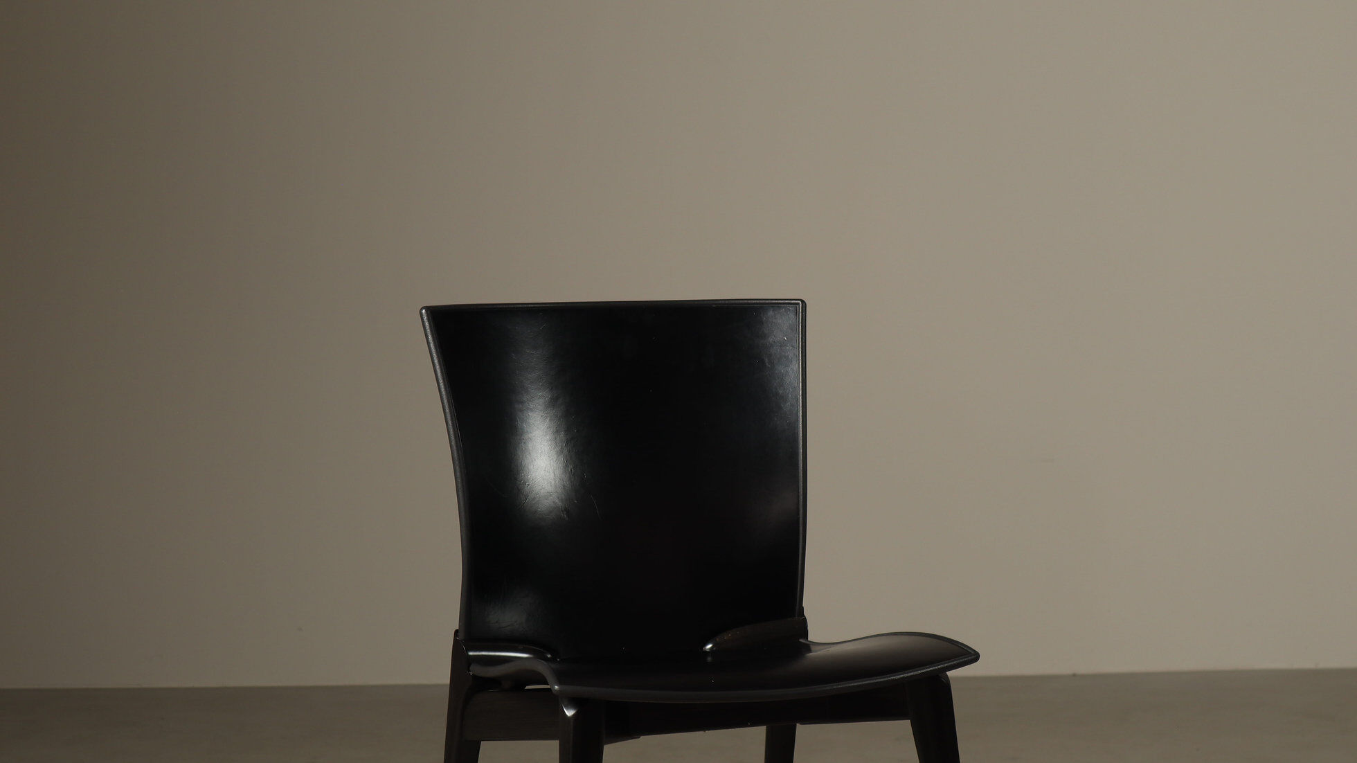 7 chaises Cos par Josep Lluscà pour Cassina, Italie, 1994