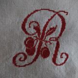 Drap ancien métis brodé monogramme rouge, 205x230 cm