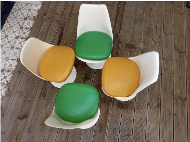 Ensemble vintage table pied tulipe Werzalit et ses 4 chaises