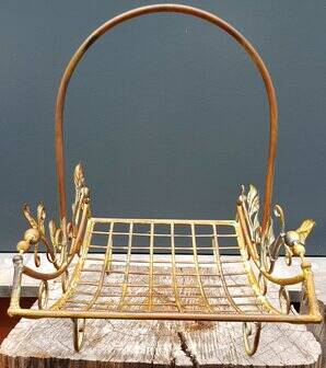 Wrought iron basket with handle medium