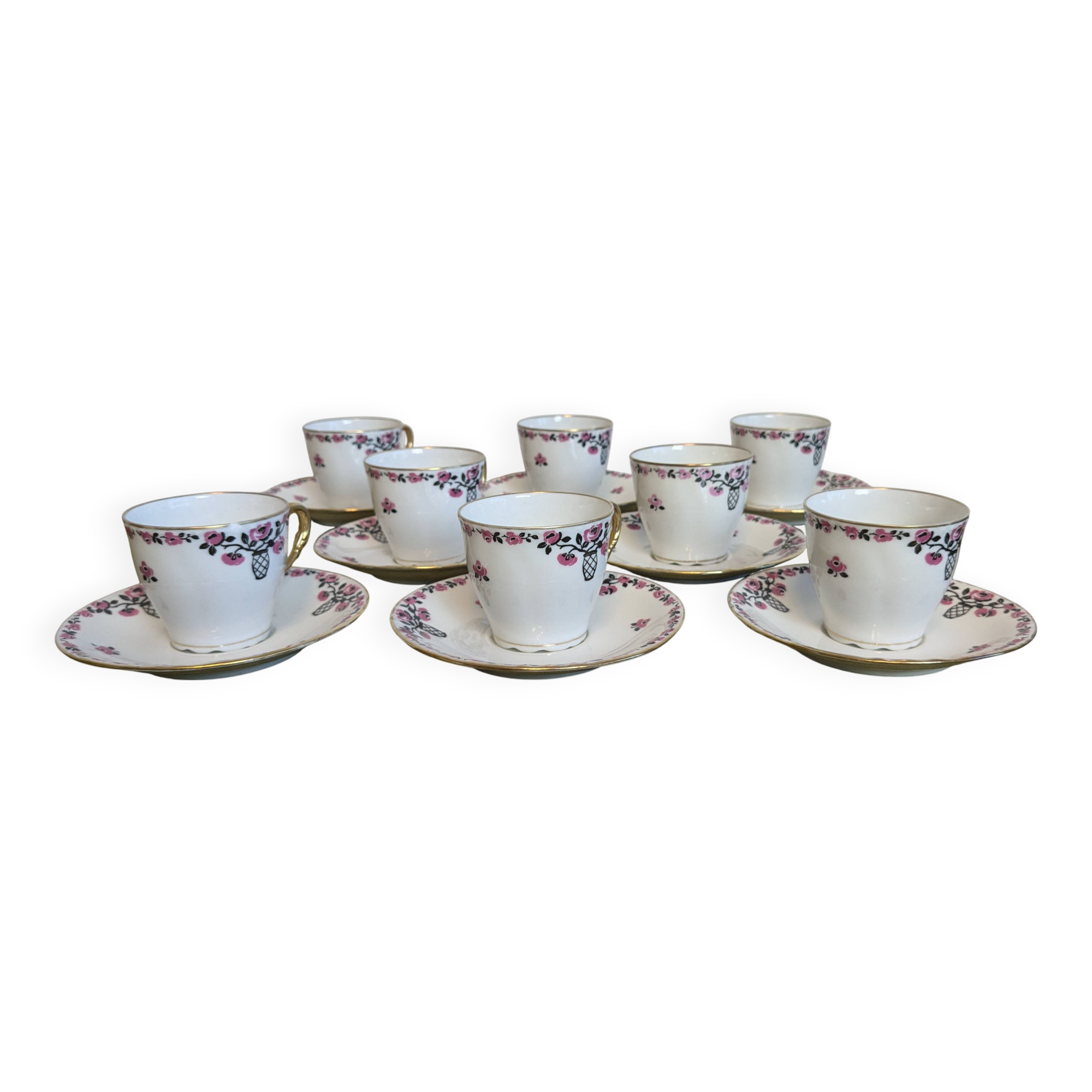 18-piece porcelain coffee set signed "Aux Lions de Faïence Paris"