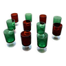 11 verres a vin ou aperitifs, 6 de couleur verte et 5 de couleur rouge vintage 1970