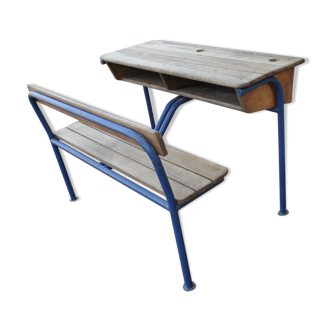 Bureau d'écolier adulte