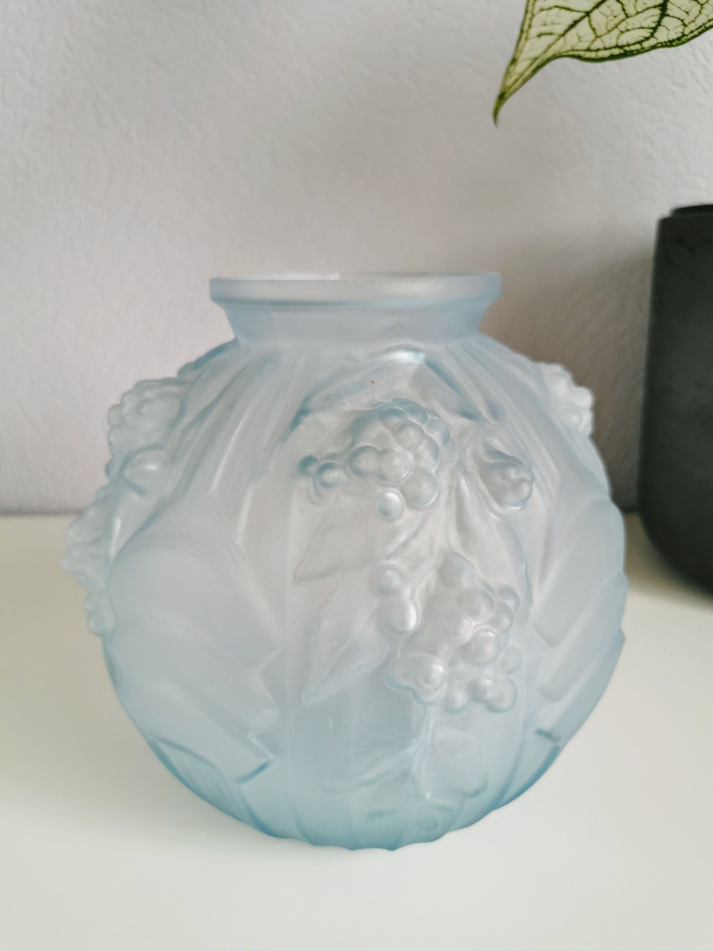Vase boule bleu