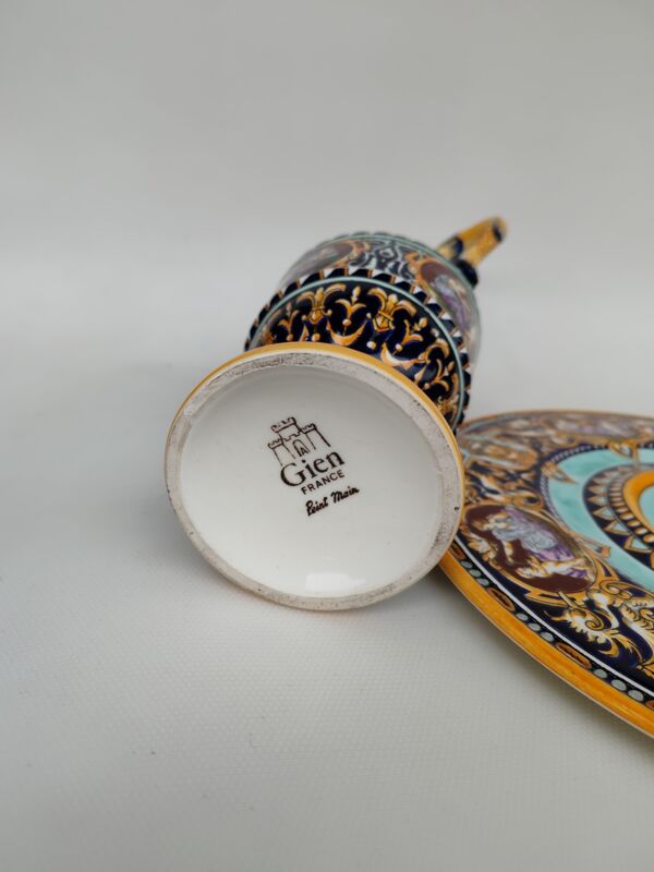 Aiguière et son bassin en faïence de Gien, modèle Renaissance,  XXème s.