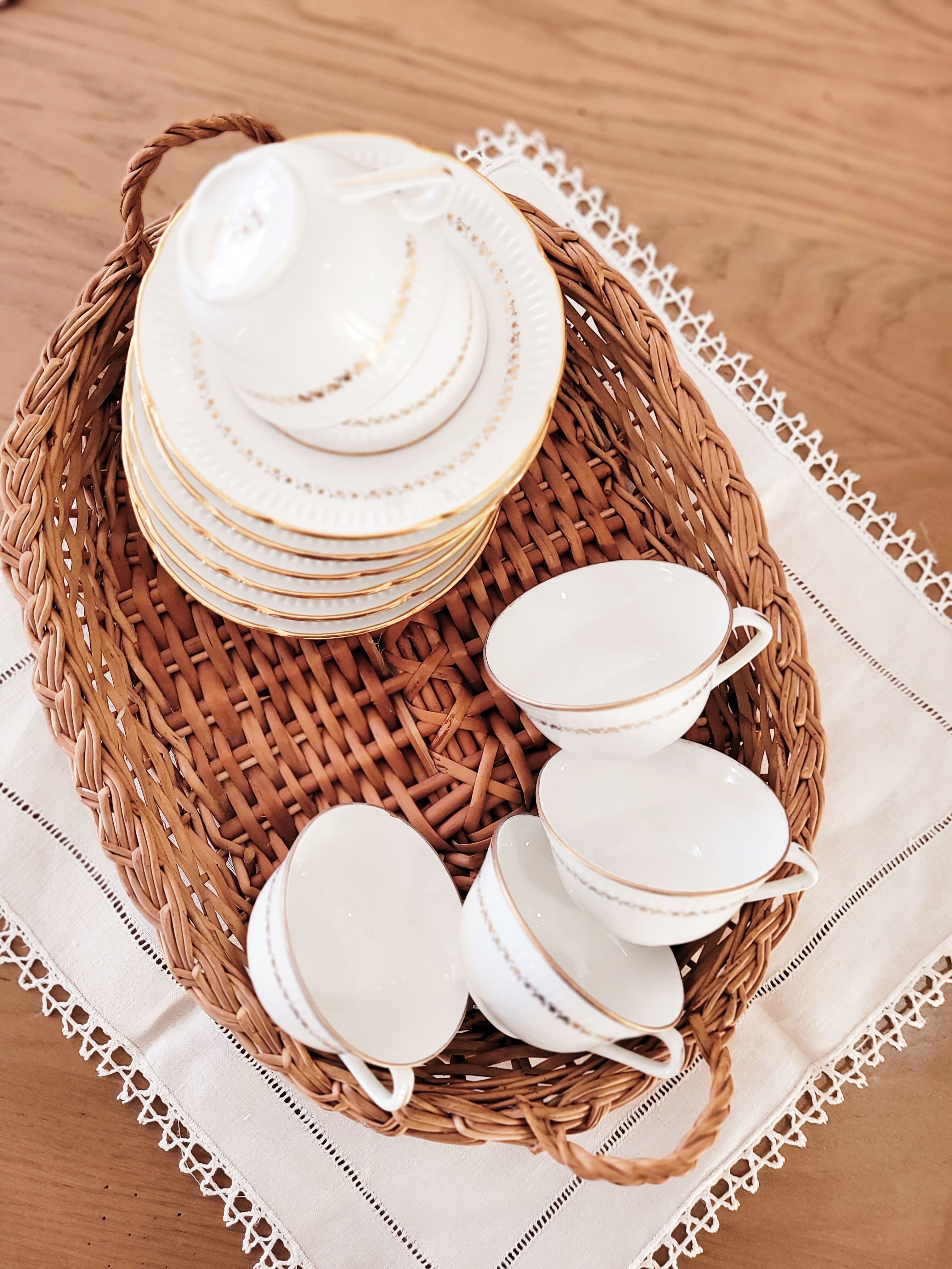 cups and saucers porcelain Vierzon