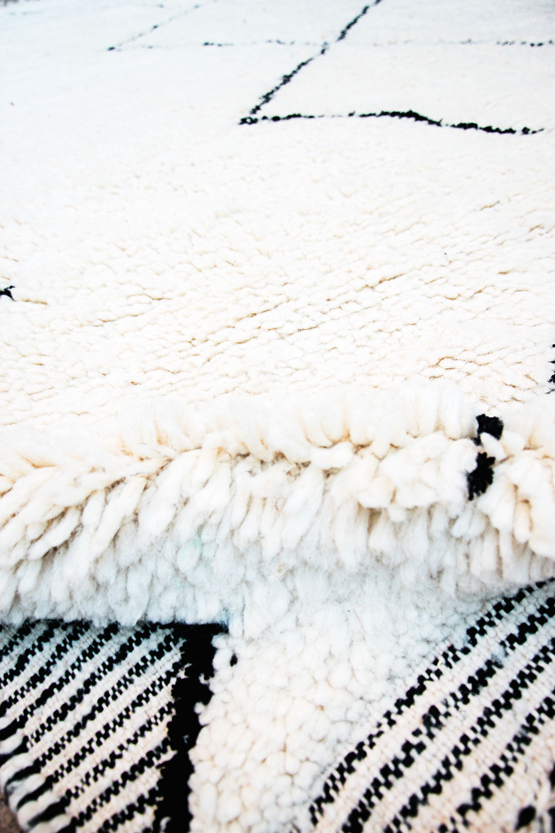 Carpet beni ouarain 100% virgin wool makes a new hand 140x220cm