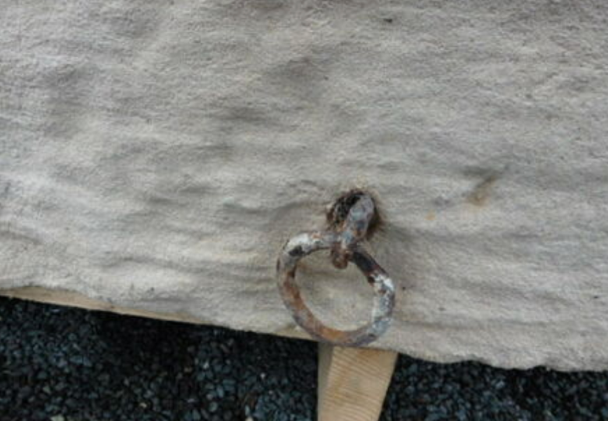 Natural stone trough with ring