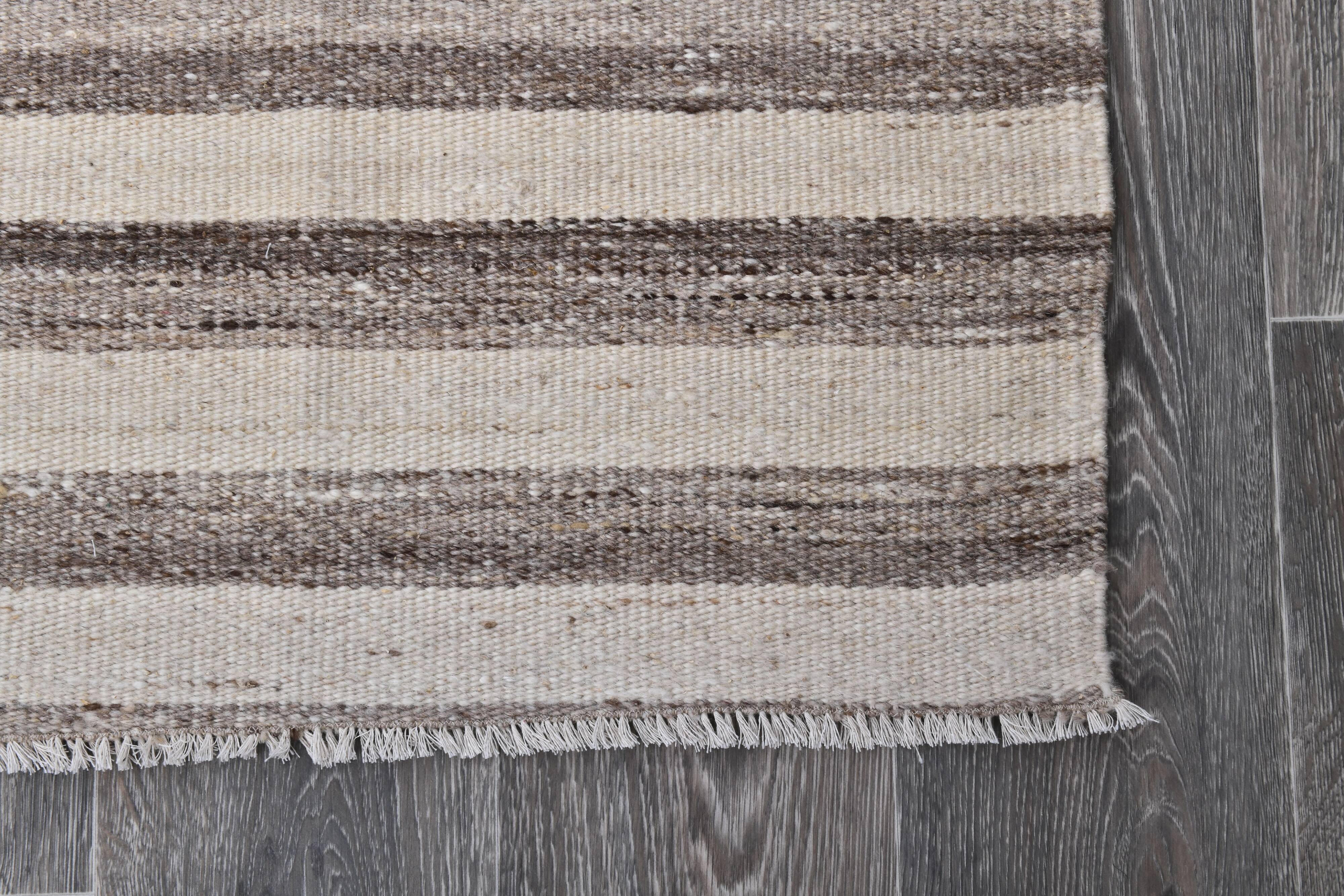 small kilim rug, vintage wool kilim carpet 137x212 cm , hand made carpet.