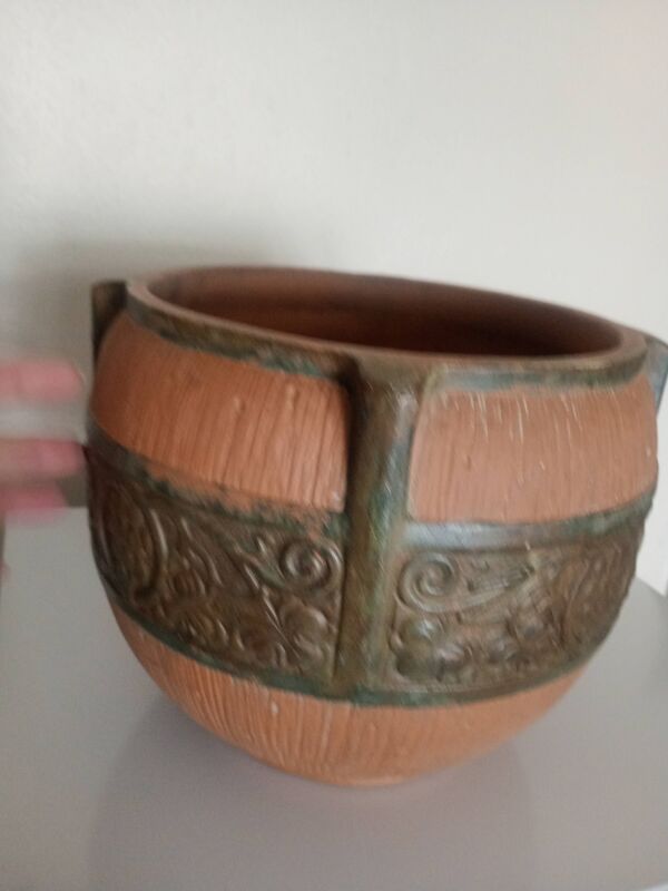 Cache-pot ou Jardinière aux pampres de vigne - POTTERY CLANTA ENGLAND