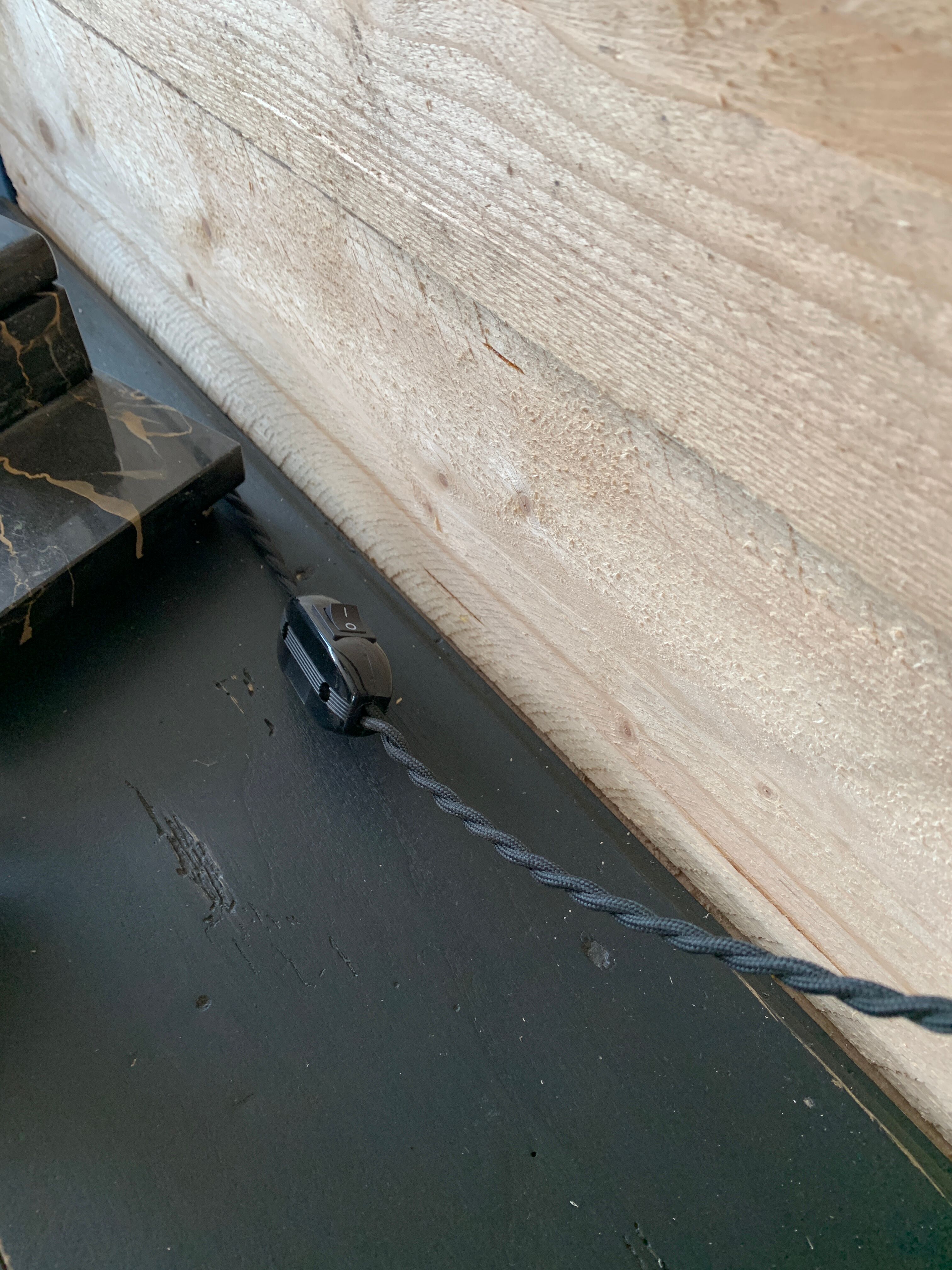 Industrial wall lamp