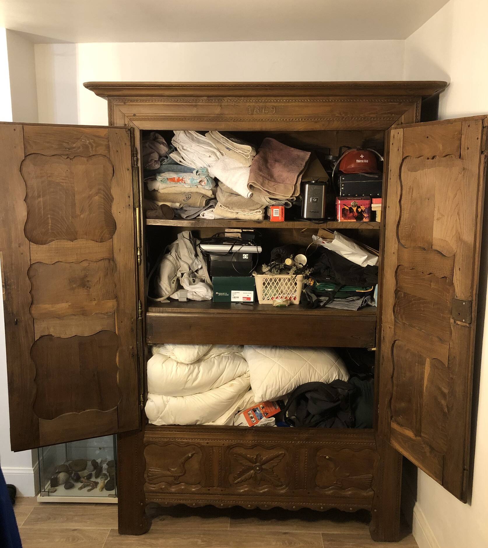 Breton wedding armoire in chestnut - Dated 1869