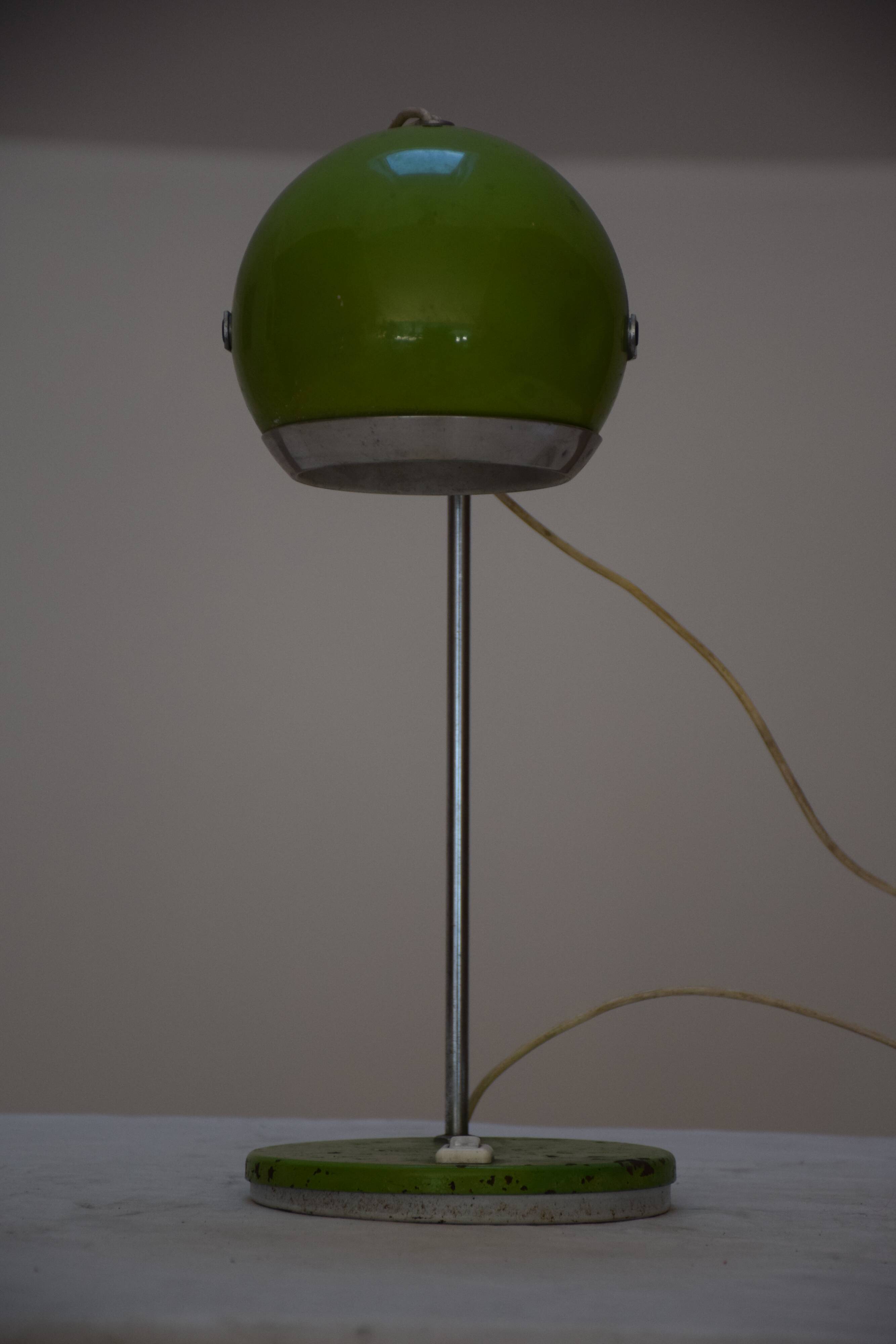 Green lamp
