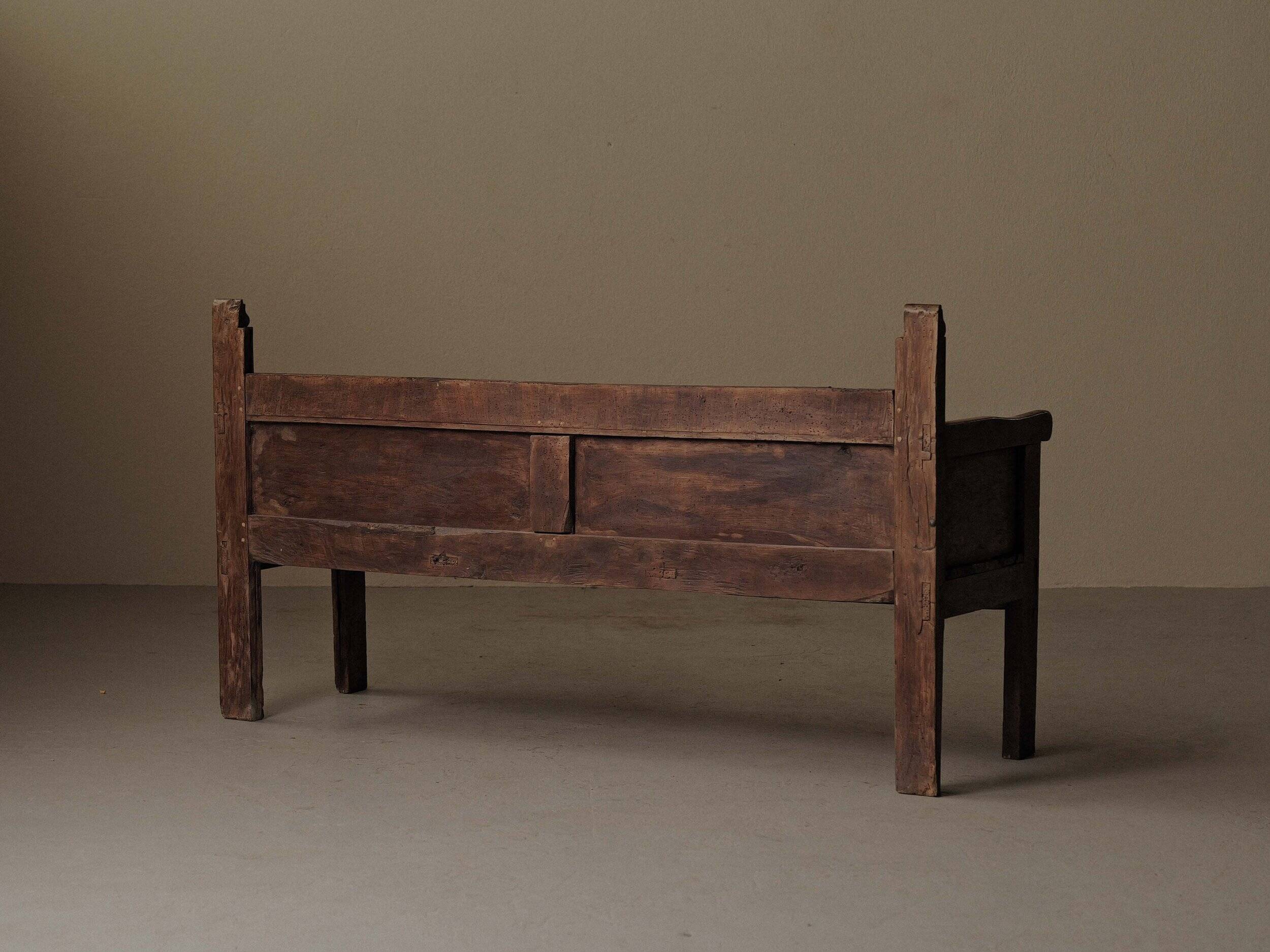 Banc de montagne en bois massif, Art populaire, Catalogne, XIXᵉ siècle