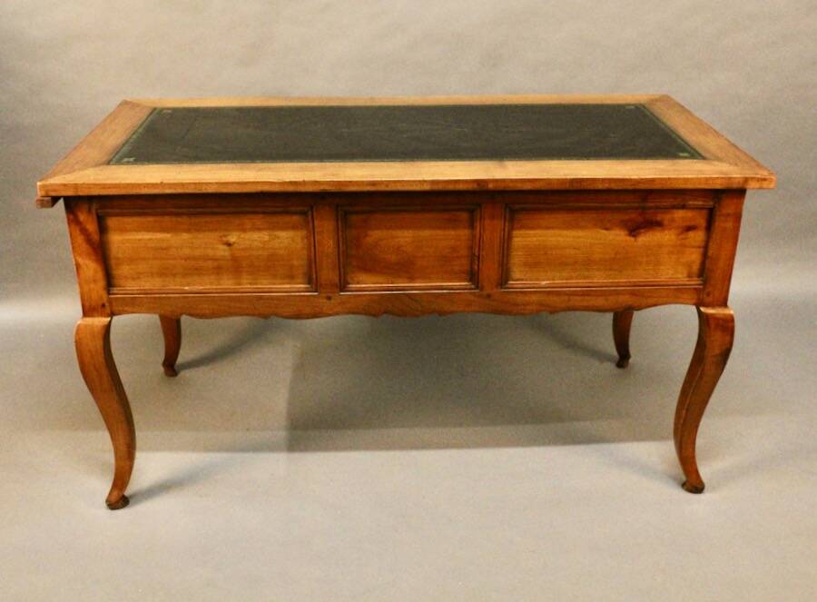 Bureau plat en merisier et son fauteuil