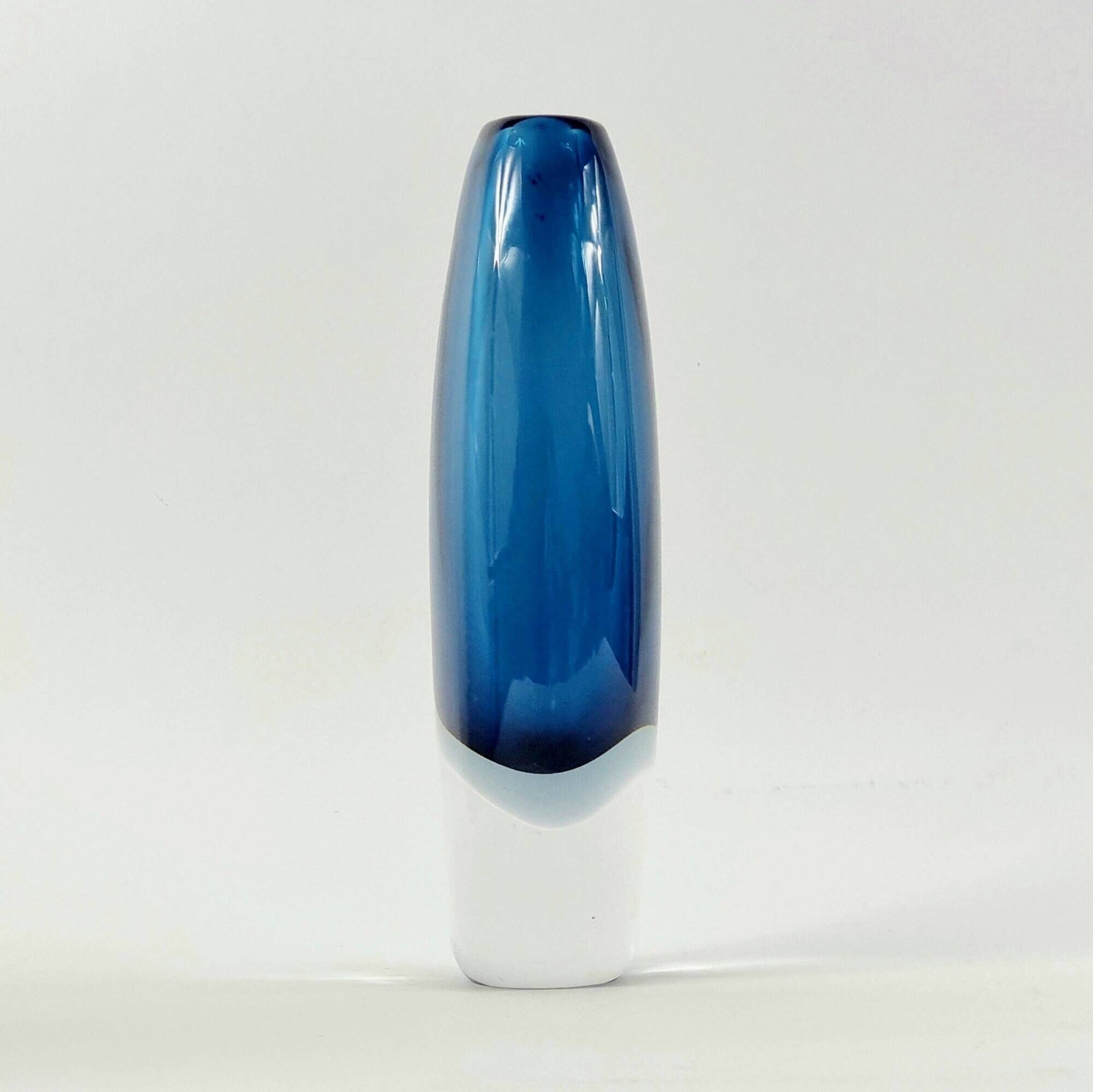 Signed Large Scandinavian Glass Vase by Vicke Lindstrand for Kosta, 1960s