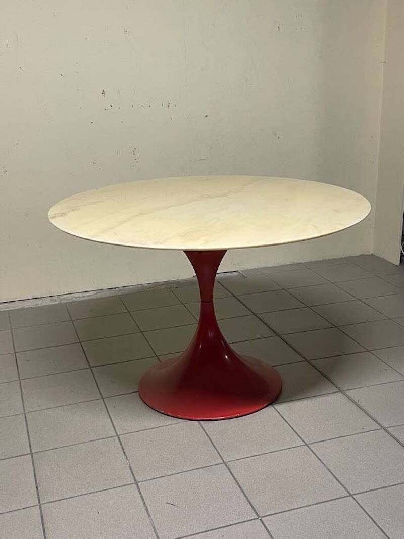 Table à manger en forme de sablier avec base en métal et plateau en marbre, 1960-70