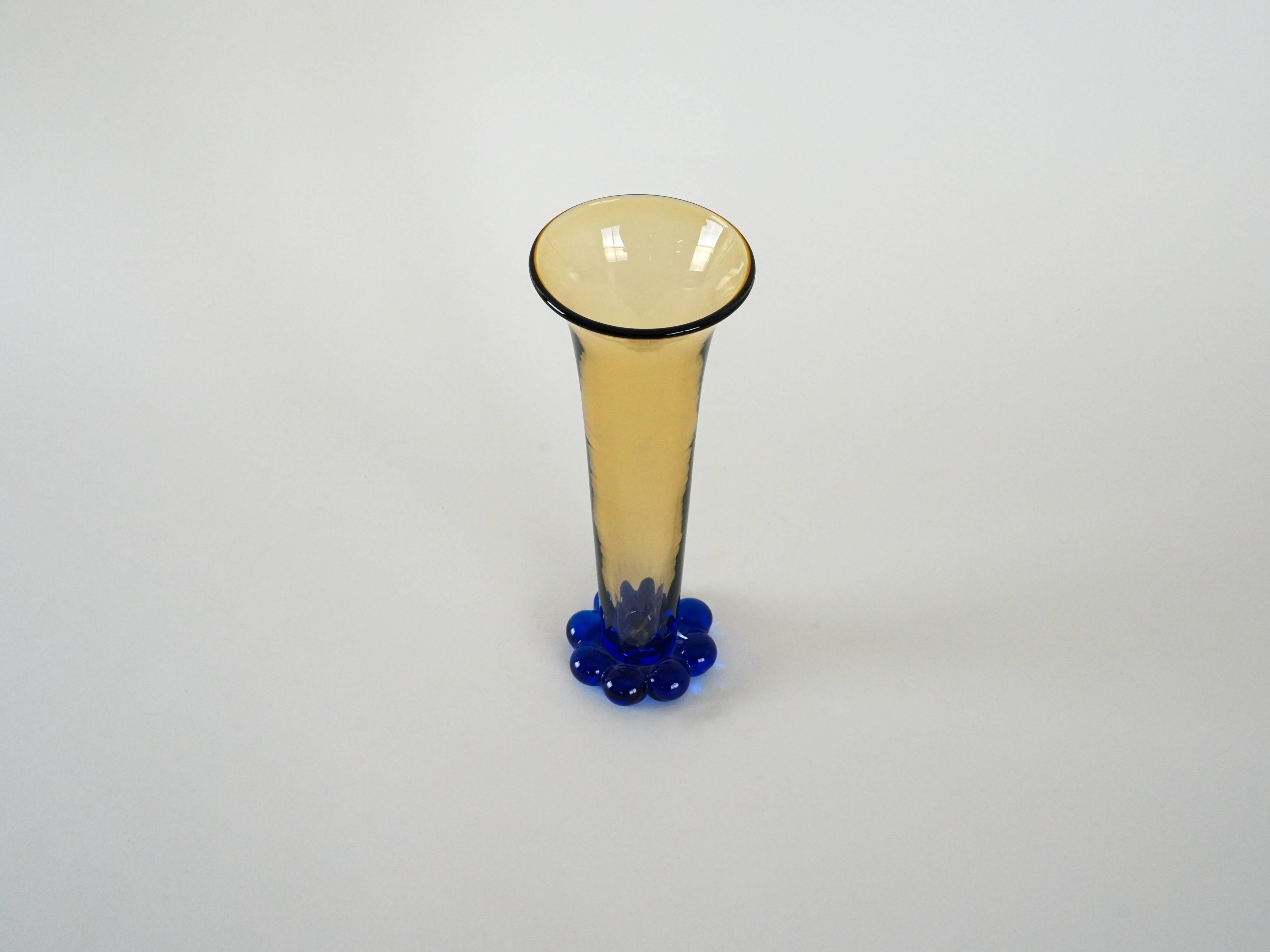 Glass vase “Amber & Cobalt Blue,” Swedish design, 1960s, manufacturer: Orre