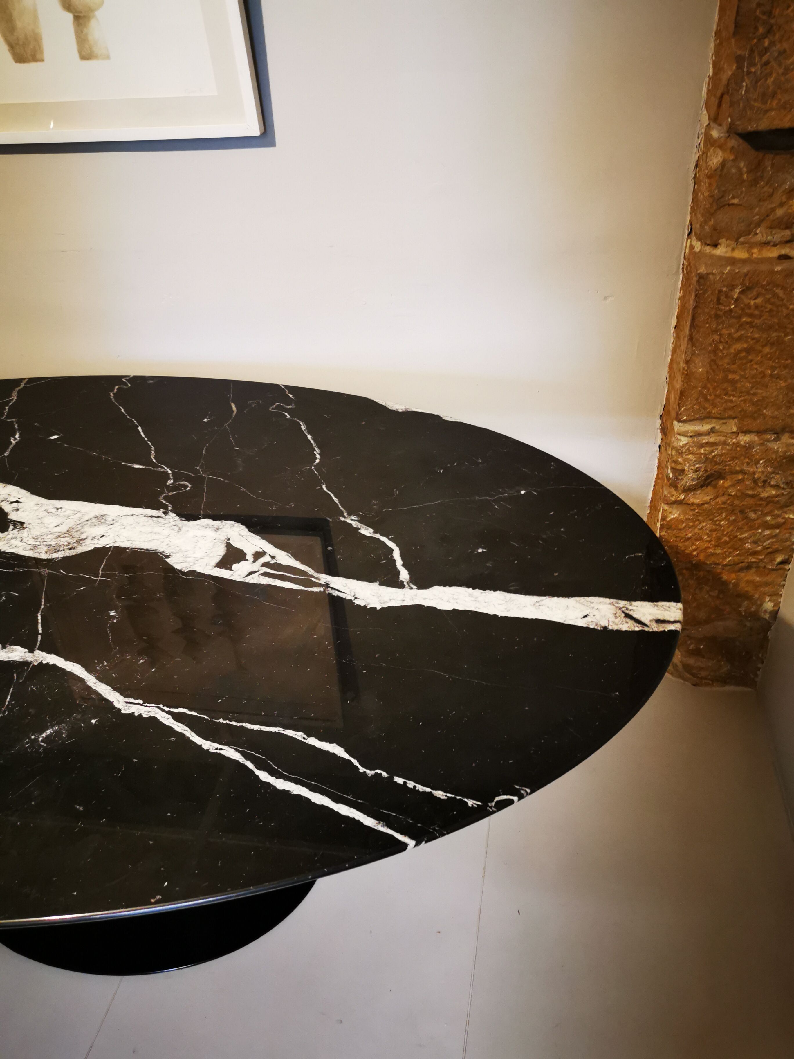 Table Eero Saarinen pour Knoll ovale 198 cm marbre noir marquina