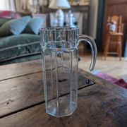 Grand pichet octogonal en verre épais 70's