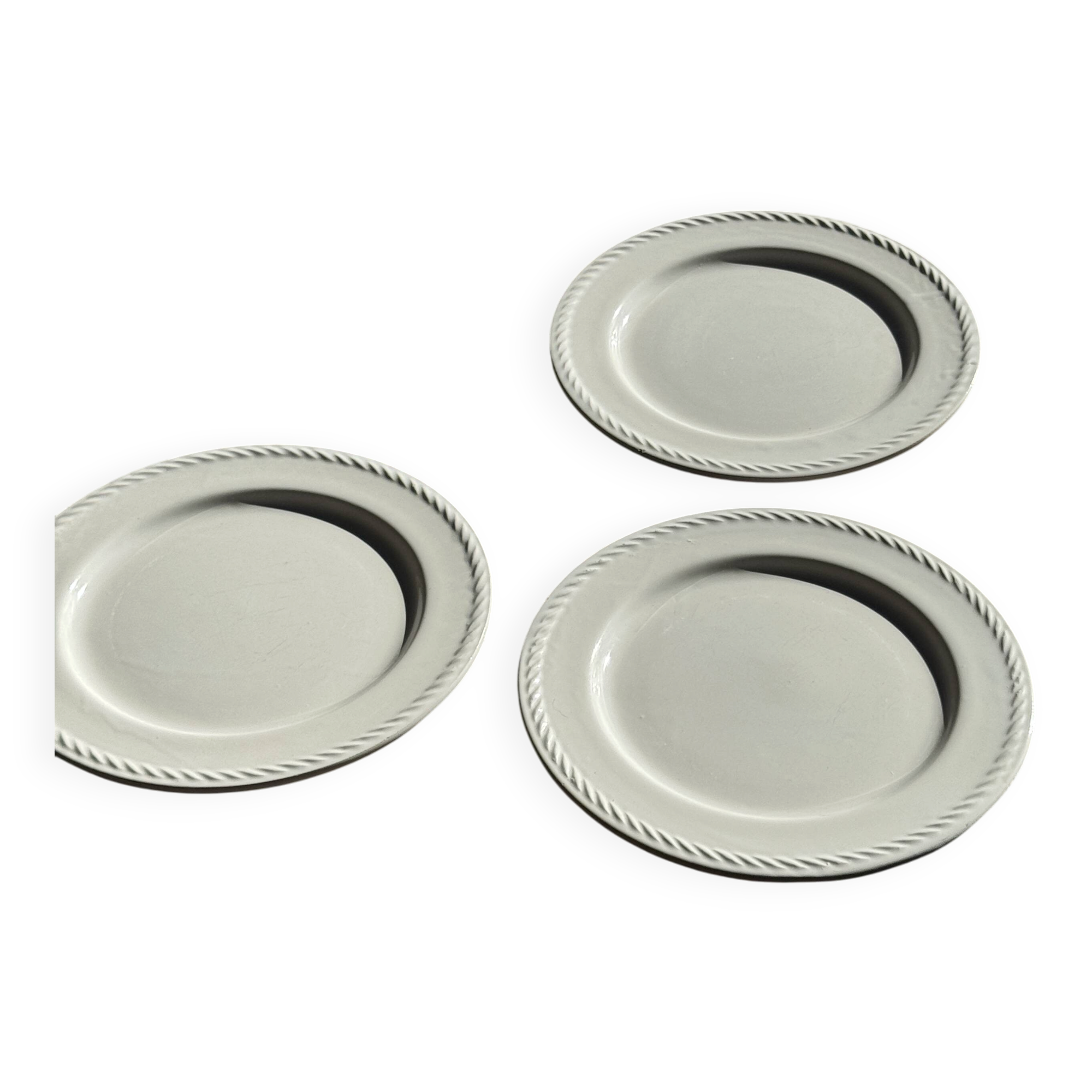 Set of 3 large classic white plates D24.5
