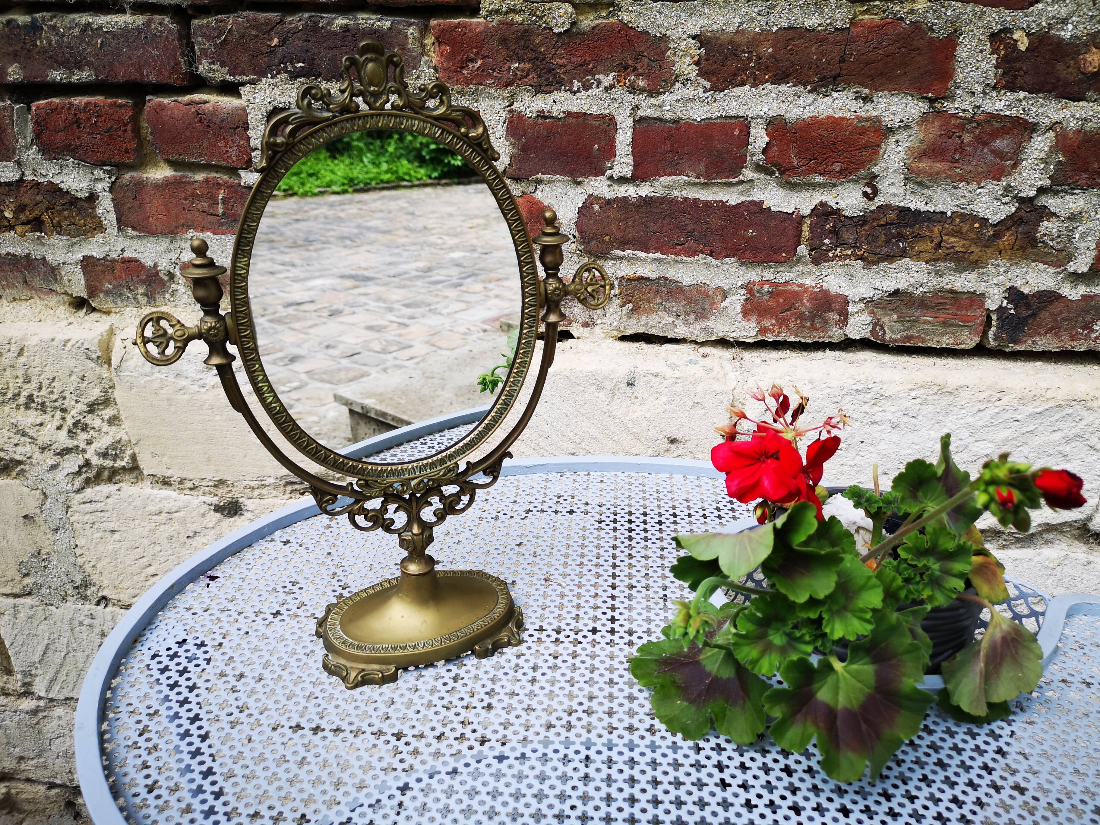 Brass psyche mirror