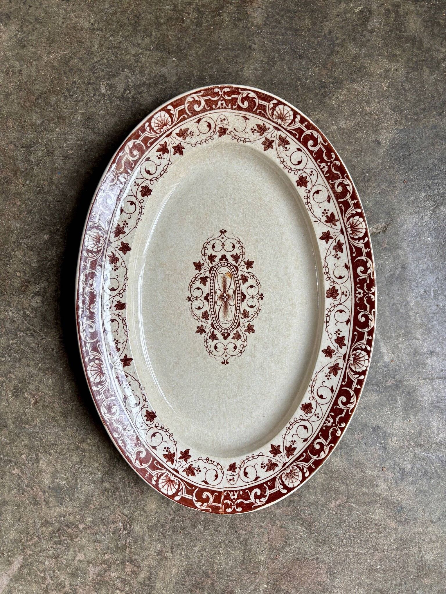 Jules Vieillard oval dish - Bordeaux in iron earth, "Louis XV" service