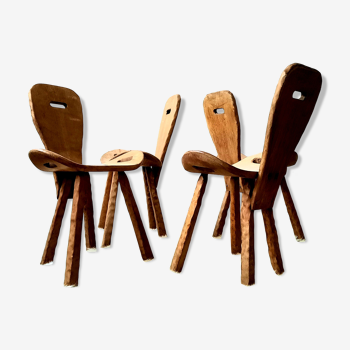 Quatre chaises de ferme savoyarde Brutaliste en chêne massif vintage des années 50 / 60