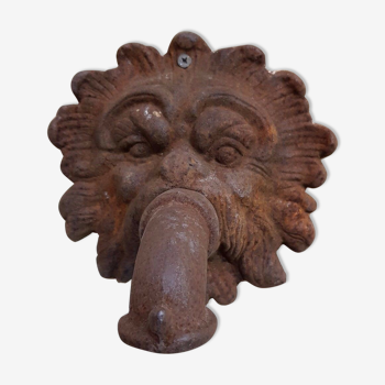 Tête de lion en fonte avec robinet pour fontaine ou bassin